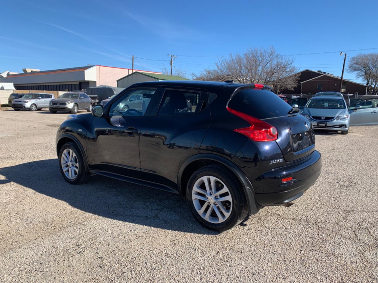 2013 Black /Black Nissan Juke (JN8AF5MV4DT) , AUTOMATIC transmission, located at 1830 North Belt Line Road, Irving, TX, 75061, (469) 524-0199, 32.834373, -96.993584 - Photo#5